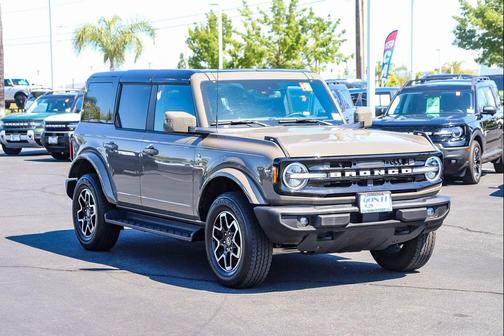 Gray 2025 Ford Bronco Outer Banks