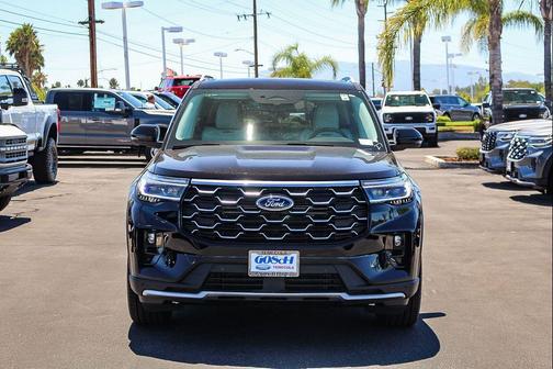 2025 Ford Explorer Platinum