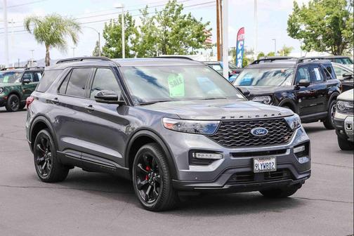 Carbonized Gray Metallic 2024 Ford Explorer ST
