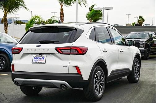 2025 Ford Escape PHEV SE