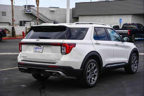 2025 Ford Explorer Platinum