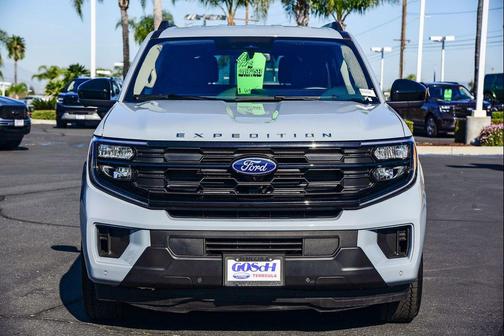 2025 Ford Expedition Active