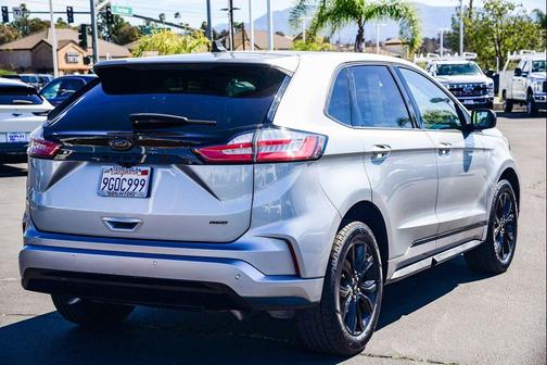 2023 Ford Edge SE