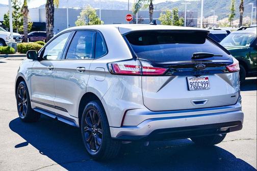 2023 Ford Edge SE