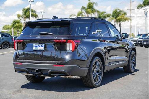 Agate Black Metallic 2026 Ford Explorer ST-Line
