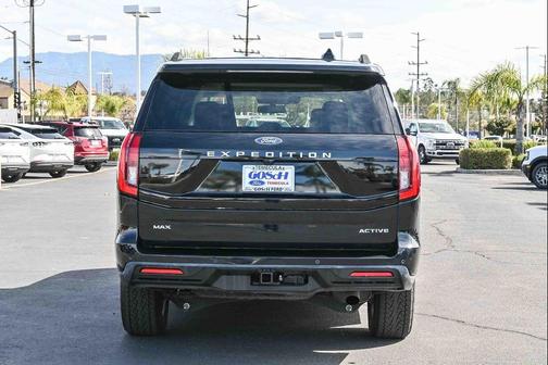 2025 Ford Expedition Max Active 4x4
