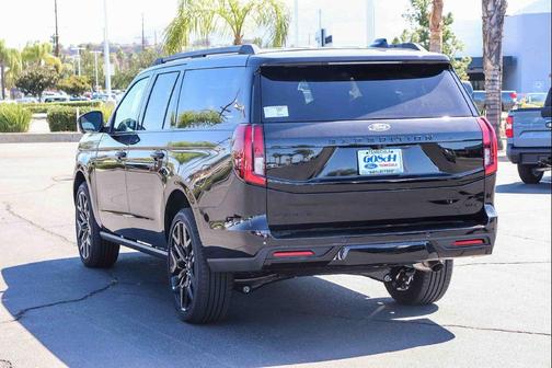 Agate Black Metallic 2027 Ford Expedition Max Platinum