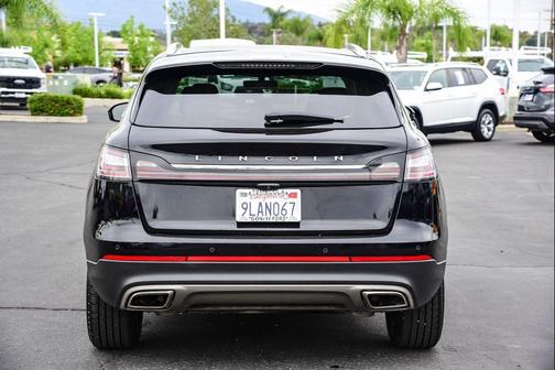 Infinite Black Metallic Clearcoat 2023 Lincoln Nautilus Standard