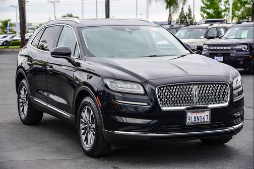 Infinite Black Metallic Clearcoat 2023 Lincoln Nautilus Standard