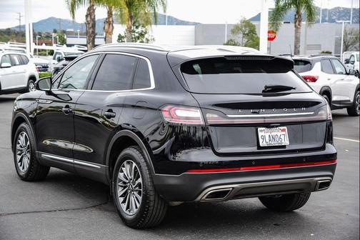 Infinite Black Metallic Clearcoat 2023 Lincoln Nautilus Standard