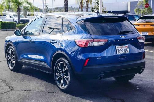 Atlas Blue Metallic 2022 Ford Escape SE