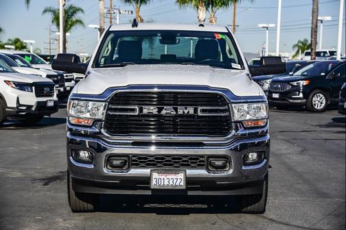 2020 RAM 2500 Big Horn Crew Cab 4X4 6'4' Box