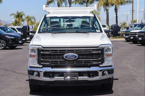 Oxford White 2026 Ford F-250 XL