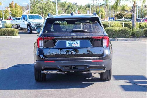 Agate Black Metallic 2026 Ford Explorer ST-Line