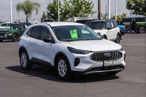 Oxford White 2023 Ford Escape Active