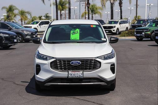 Oxford White 2023 Ford Escape Active