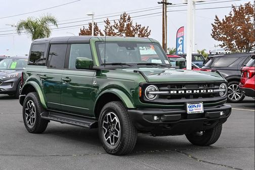 2025 Ford Bronco Outer Banks
