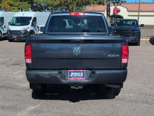 Brilliant Black Crystal Pearlcoat 2017 RAM 1500 Express