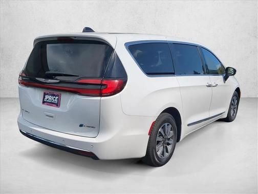2023 Chrysler Pacifica Hybrid Limited