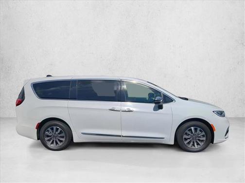 2023 Chrysler Pacifica Hybrid Limited