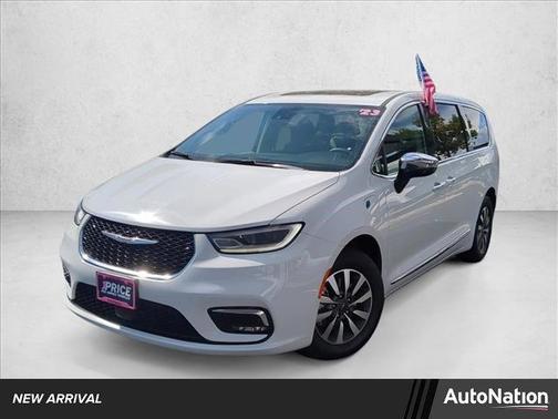 2023 Chrysler Pacifica Hybrid Limited