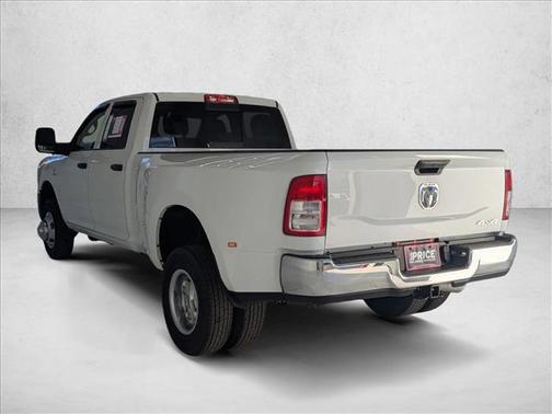 2024 RAM 3500 Tradesman Crew Cab 4x4 8' Box