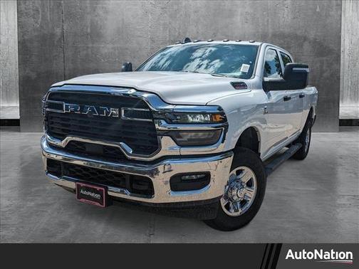 2025 RAM 2500 Tradesman Crew Cab 4x4 6'4' Box