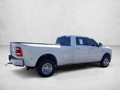 2022 RAM 3500 Limited Crew Cab 4x4 8' Box