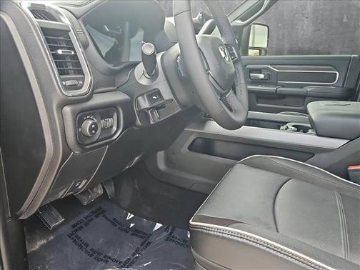 2025 RAM 2500 Laramie Crew Cab 4x4 6'4' Box