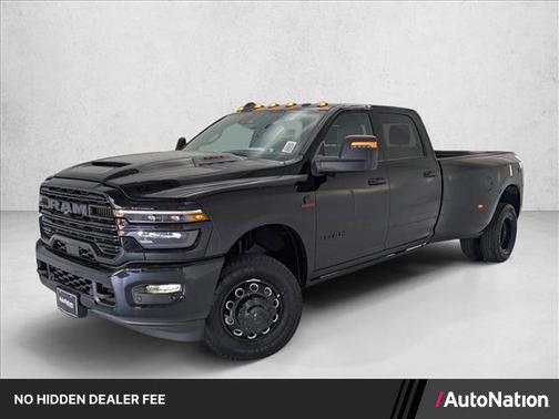 Diamond Black Crystal Pearlcoat 2026 RAM 3500 Laramie Crew Cab 4x4 8' Box