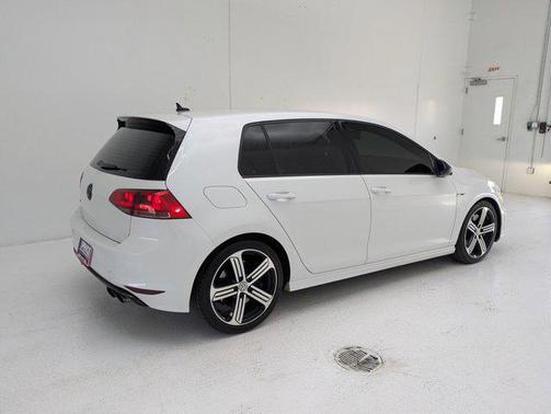 Oryx White Pearl 2016 Volkswagen Golf R 4-Door