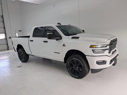 Bright White Clearcoat 2026 RAM 2500 Big Horn Crew Cab 4x4 6'4' Box