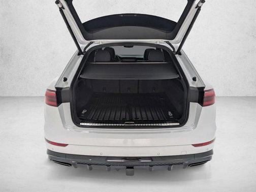 Glacier White Metallic 2025 Audi Q8 55 Premium Plus