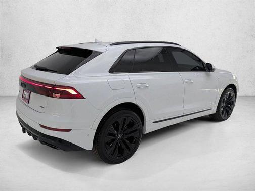 Glacier White Metallic 2025 Audi Q8 55 Premium Plus