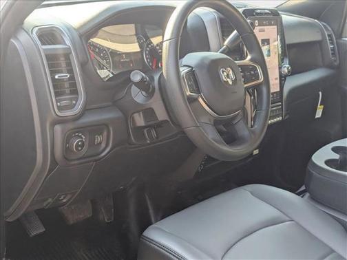 2026 RAM 2500 Tradesman Crew Cab 4x4 8' Box