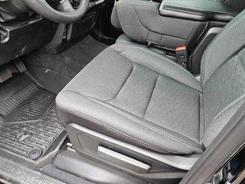 2026 RAM 1500 Warlock Crew Cab 4x4 5'7' Box