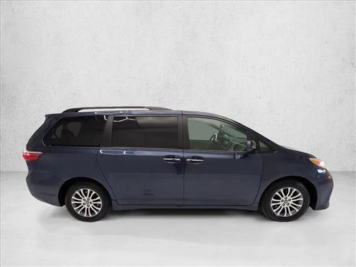 2019 Toyota Sienna XLE