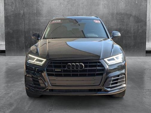 2020 Audi Q5 45 Titanium Premium