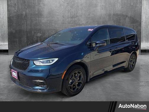2022 Chrysler Pacifica Hybrid Touring L