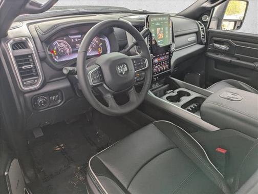 Diamond Black Crystal Pearlcoat 2026 RAM 2500 Laramie Crew Cab 4x4 6'4' Box