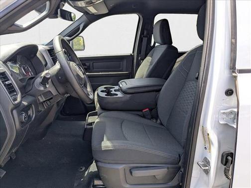 2025 RAM 2500 Tradesman Crew Cab 4x4 8' Box