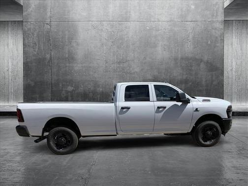 2025 RAM 3500 Tradesman Crew Cab 4x4 8' Box
