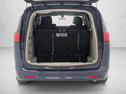 2020 Chrysler Voyager LX