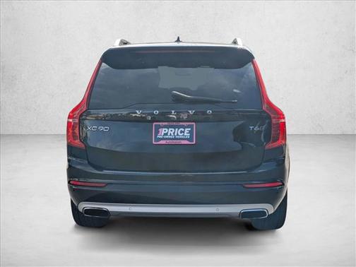 2018 Volvo XC90 T6 Momentum