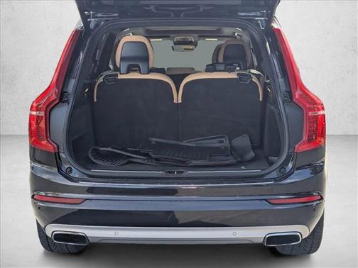 2018 Volvo XC90 T6 Momentum
