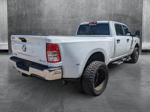 2024 RAM 3500 Big Horn Crew Cab 4x4 8' Box