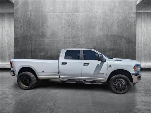 2024 RAM 3500 Big Horn Crew Cab 4x4 8' Box