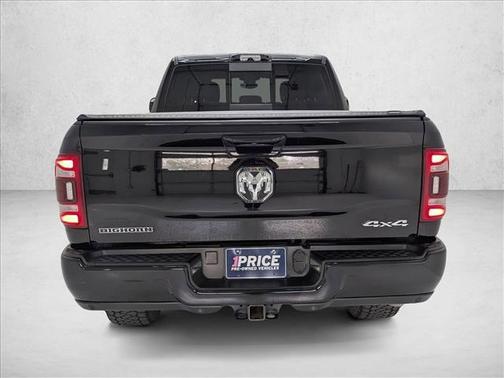 Diamond Black Crystal Pearlcoat 2022 RAM 2500 Big Horn Crew Cab 4x4 6'4' Box