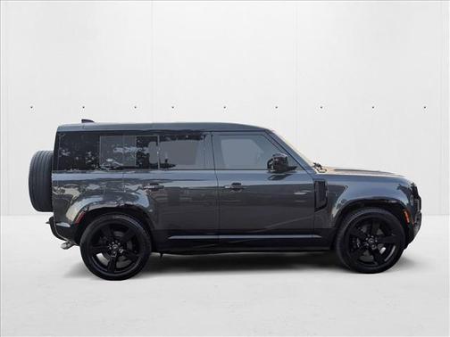 2023 Land Rover Defender 110 V8