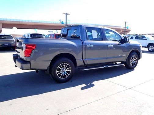 2021 Nissan Titan SV